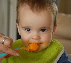 eating organic baby food